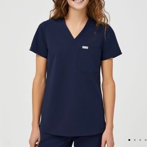 Figs navy Catarina scrub top size large